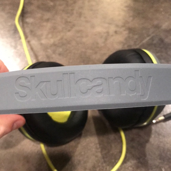 Skullcandy Headphones - Picture 2 of 4